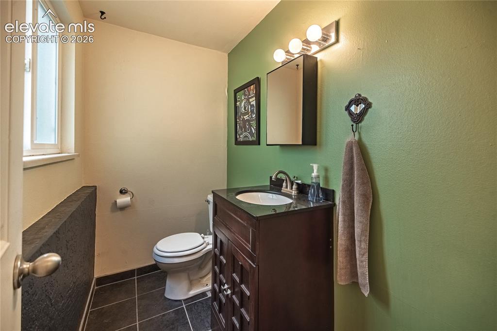 Image 18 of 42: Bathroom