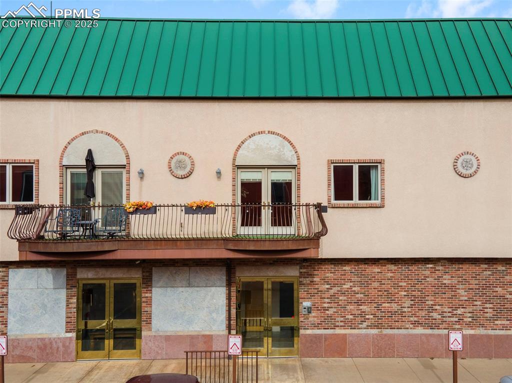 Image 36 of 40: View of building exterior