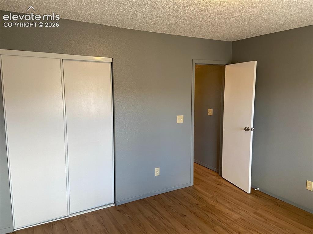 Image 12 of 15: Bedroom