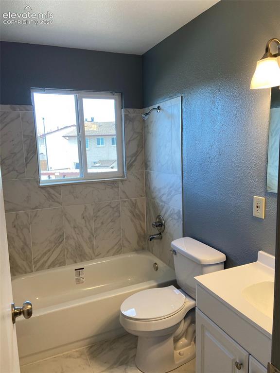 Image 15 of 15: Bathroom