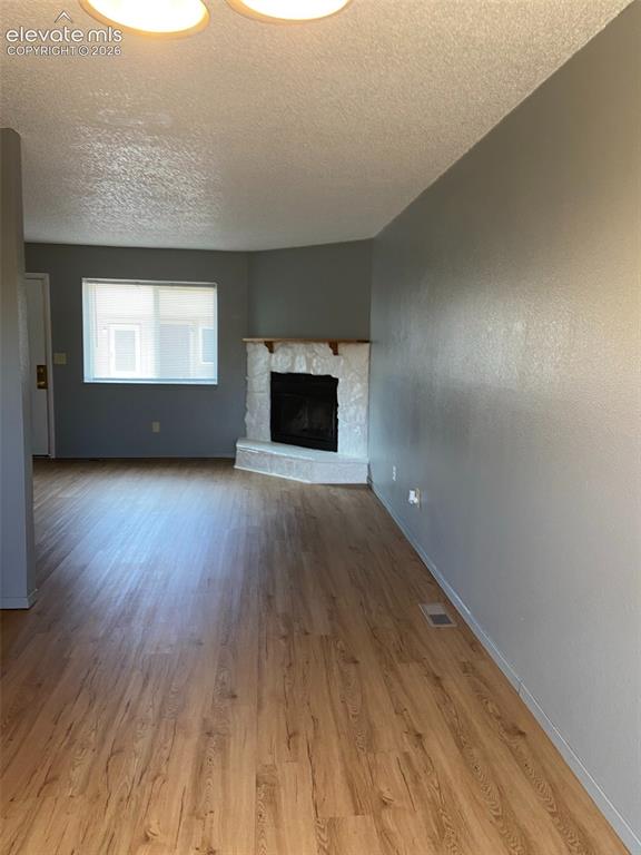 Image 6 of 15: Living Room