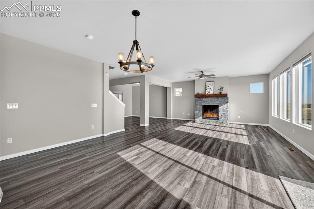 Image 11 of 46: Dining Nook Living Room