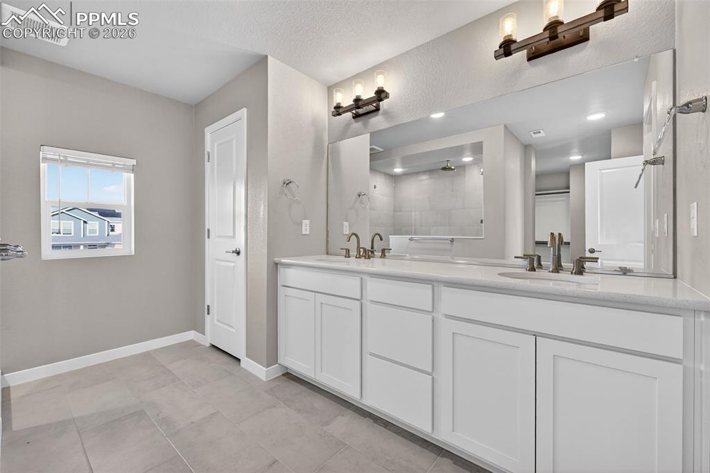 Image 26 of 46: Primary Bath