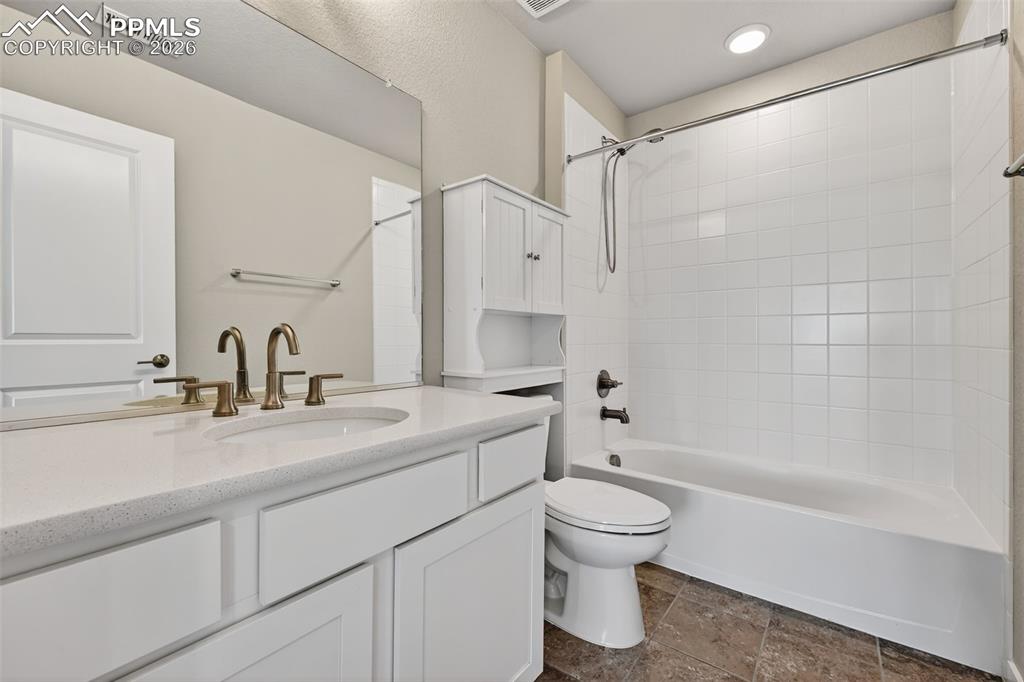 Image 34 of 46: Upstairs Full Bath