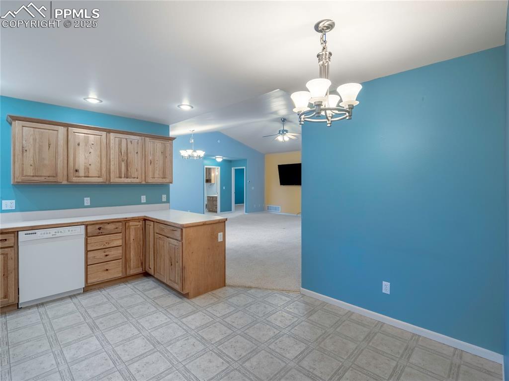 Image 10 of 23: Kitchen