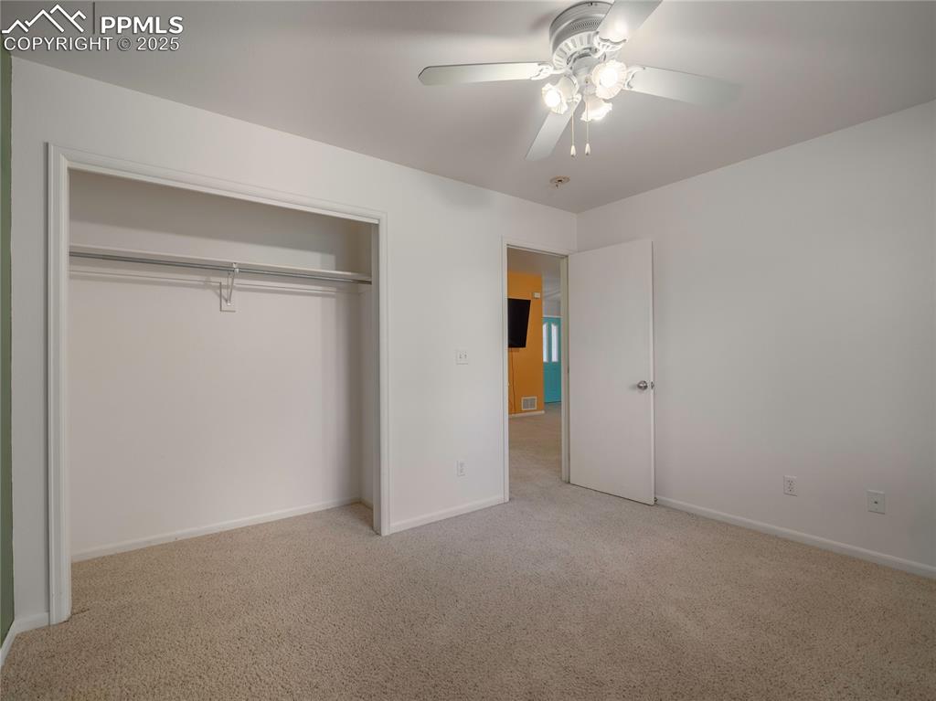 Image 12 of 23: Bedroom