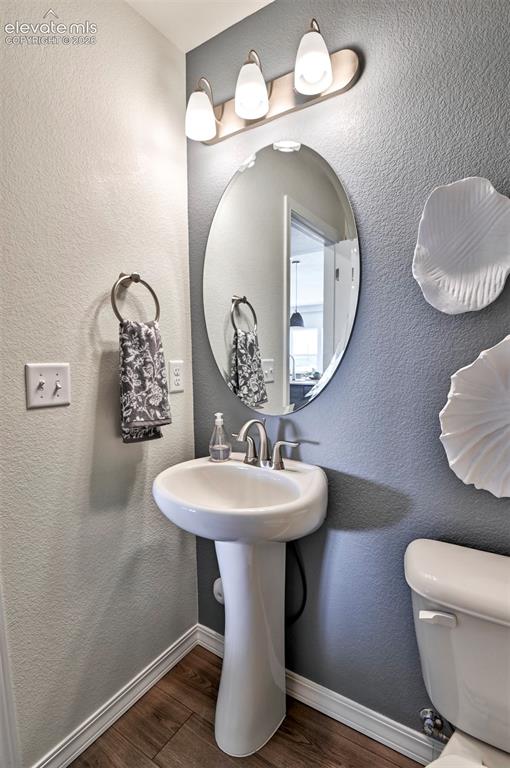 Image 18 of 38: Bathroom