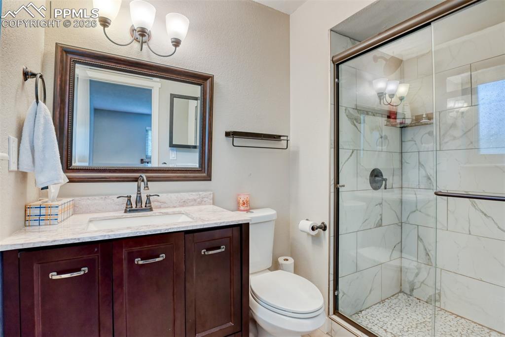 Image 20 of 49: Bathroom