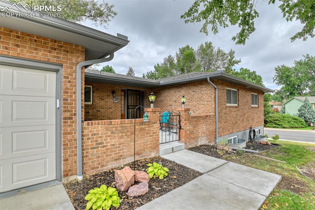 Image 3 of 49: Entry