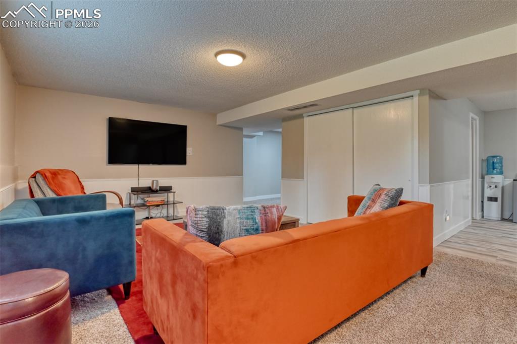 Image 31 of 49: Living Room