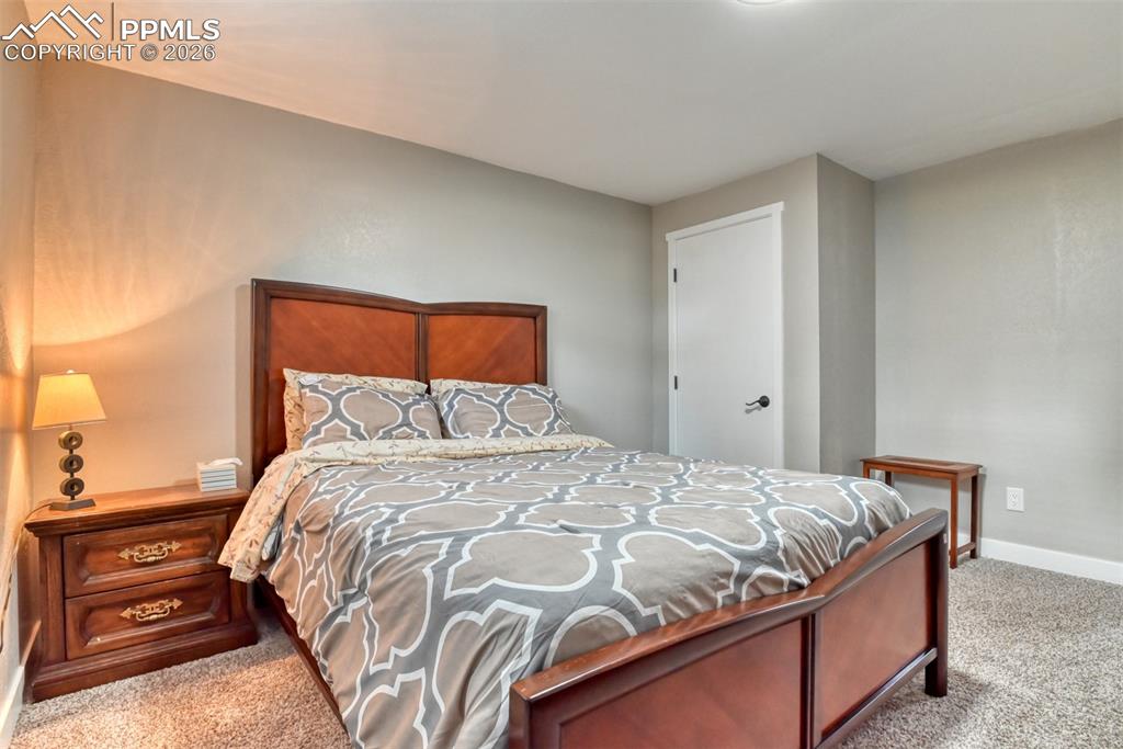 Image 34 of 49: Bedroom