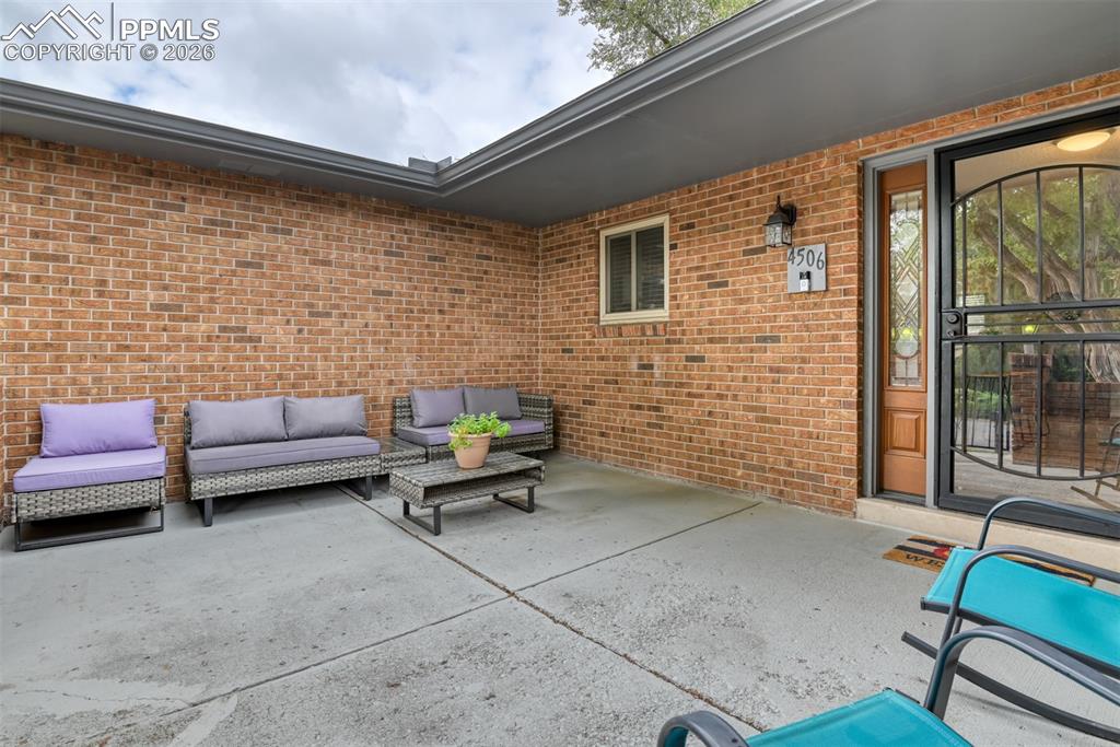 Image 4 of 49: Patio