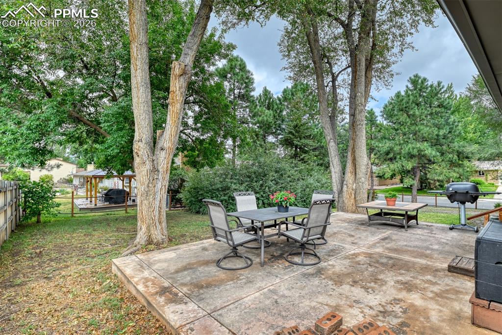 Image 45 of 49: Patio