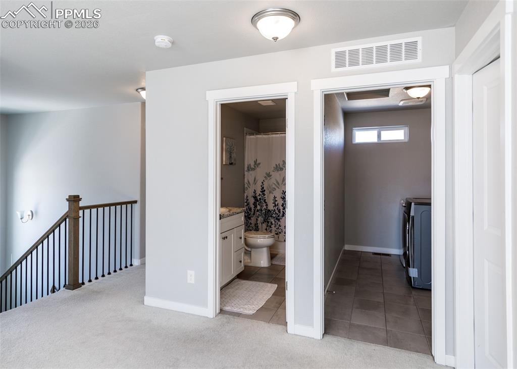 Image 28 of 50: Upstairs off of Loft