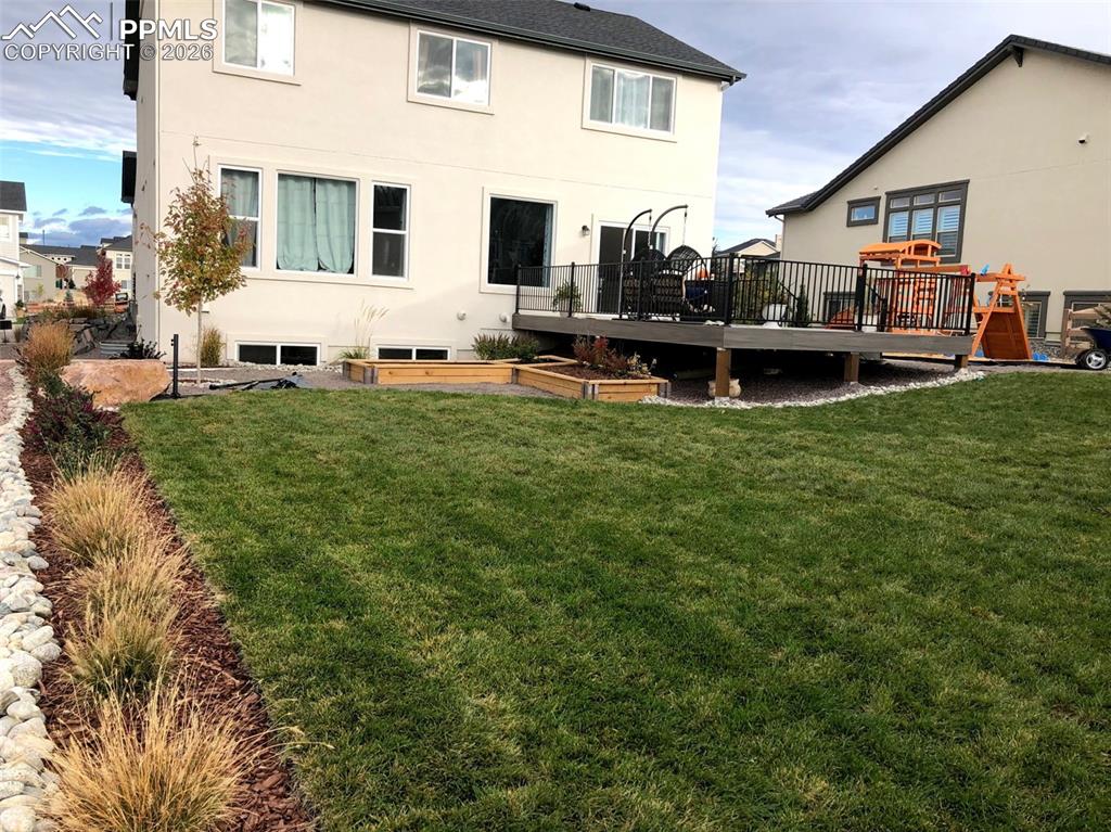 Image 40 of 50: Back of Structure