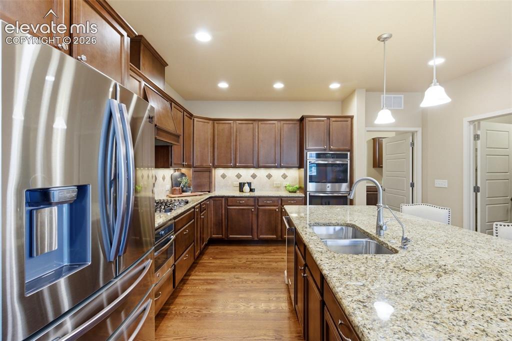 Image 11 of 50: Kitchen (cont)