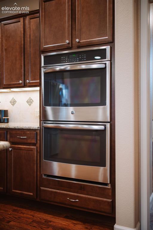Image 12 of 50: Kitchen (cont)