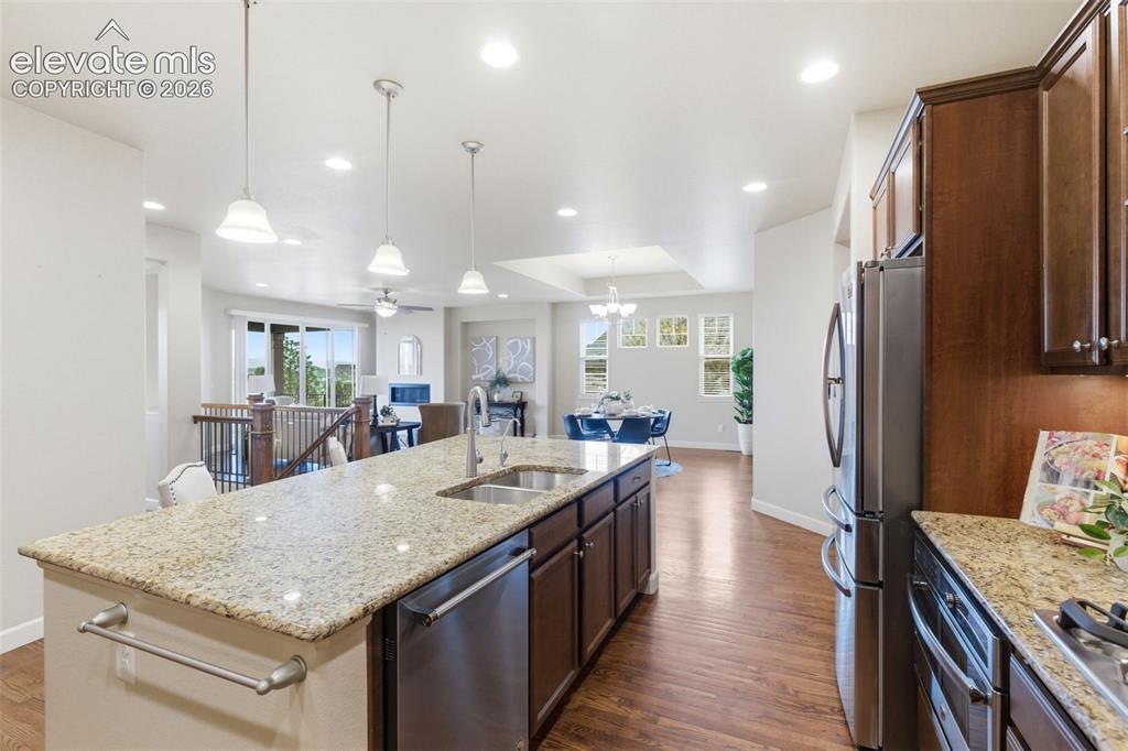 Image 14 of 50: Kitchen (cont)