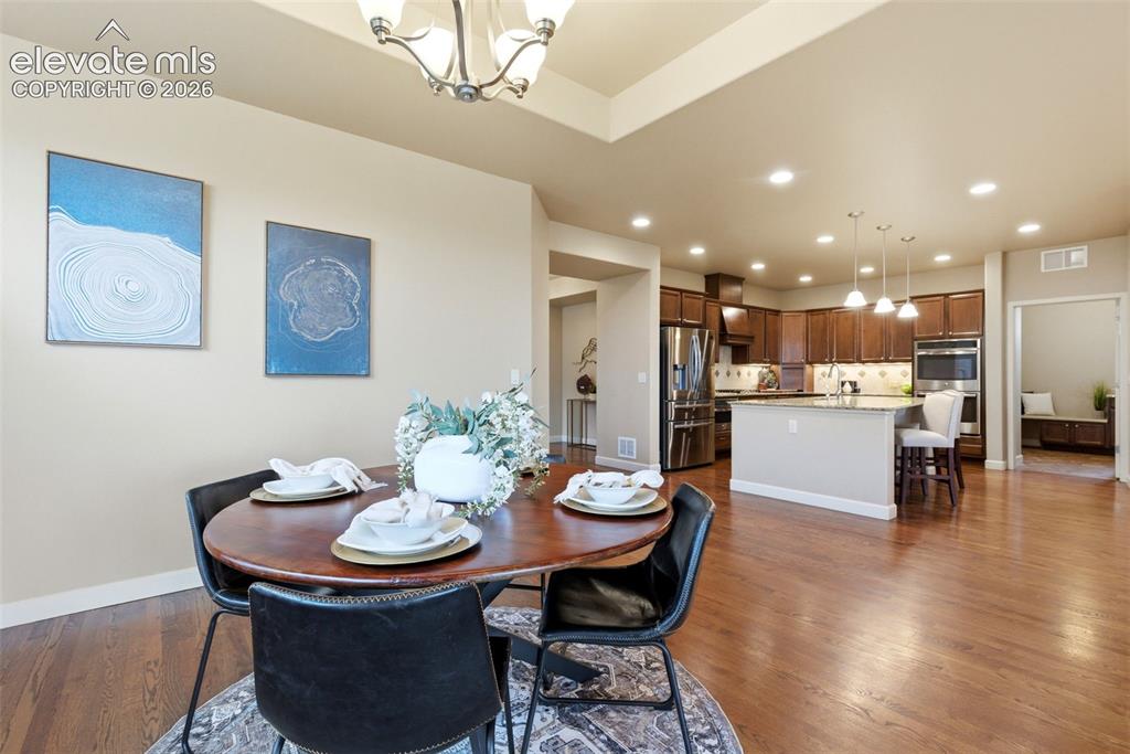 Image 8 of 50: Dining Area (cont)