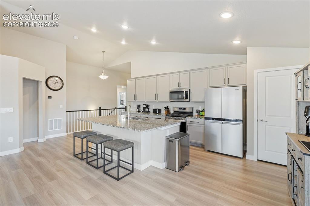 Image 13 of 49: Kitchen