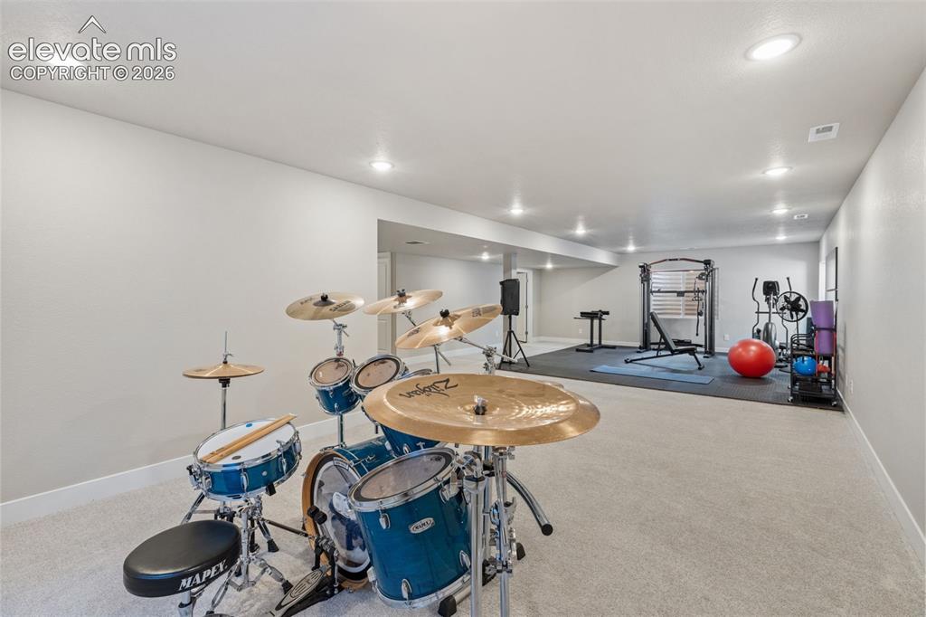 Image 38 of 49: Gym