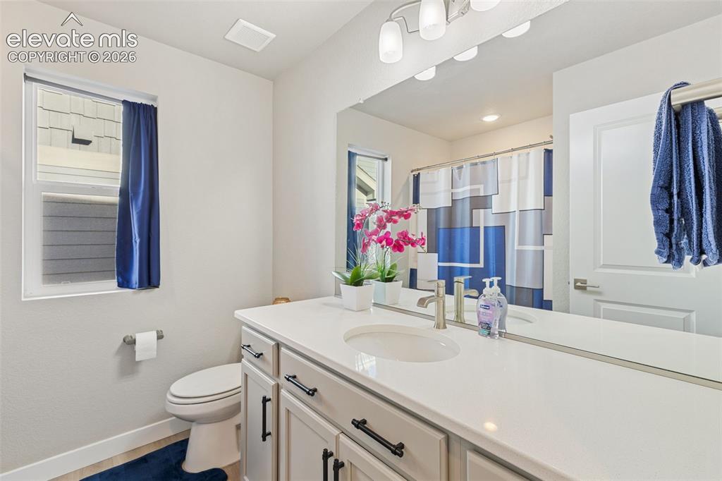 Image 41 of 49: Bathroom