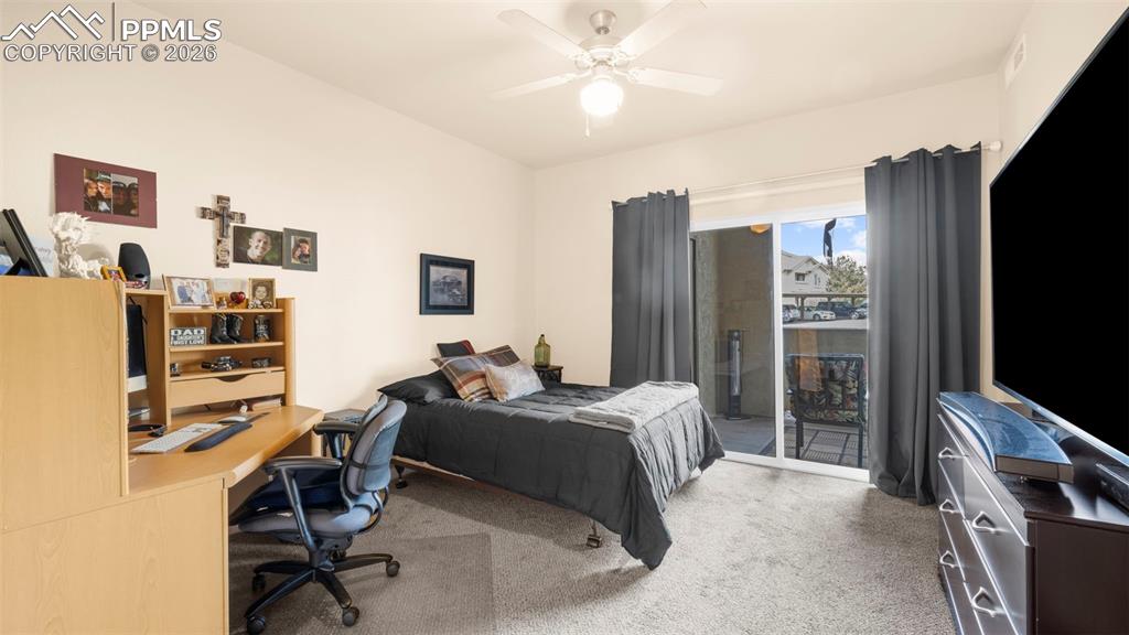 Image 20 of 33: Bedroom