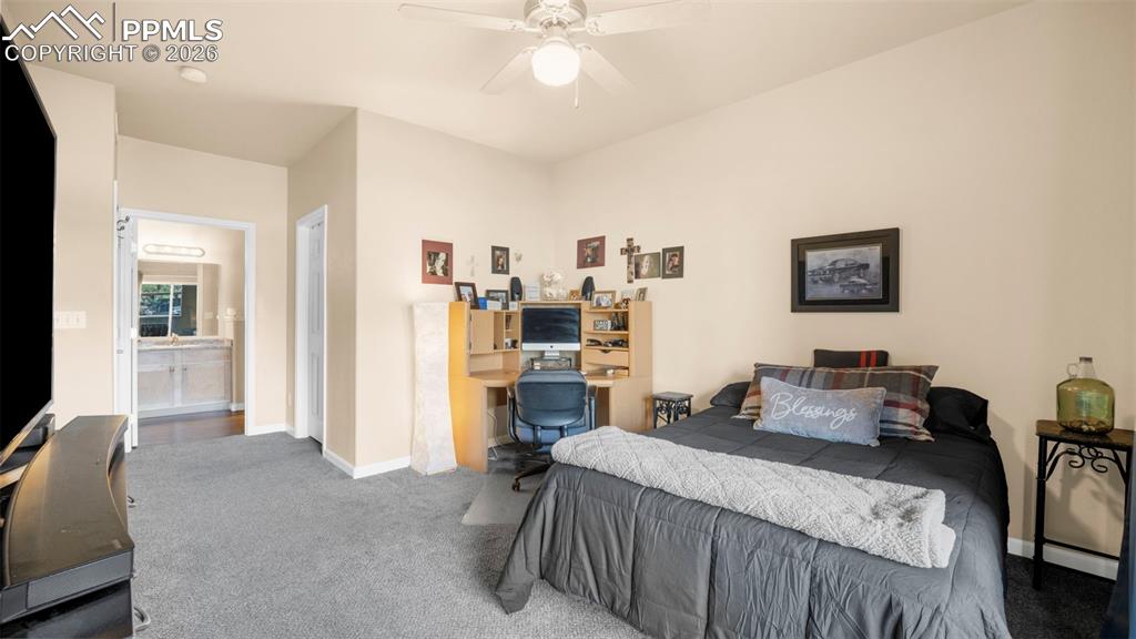 Image 21 of 33: Bedroom