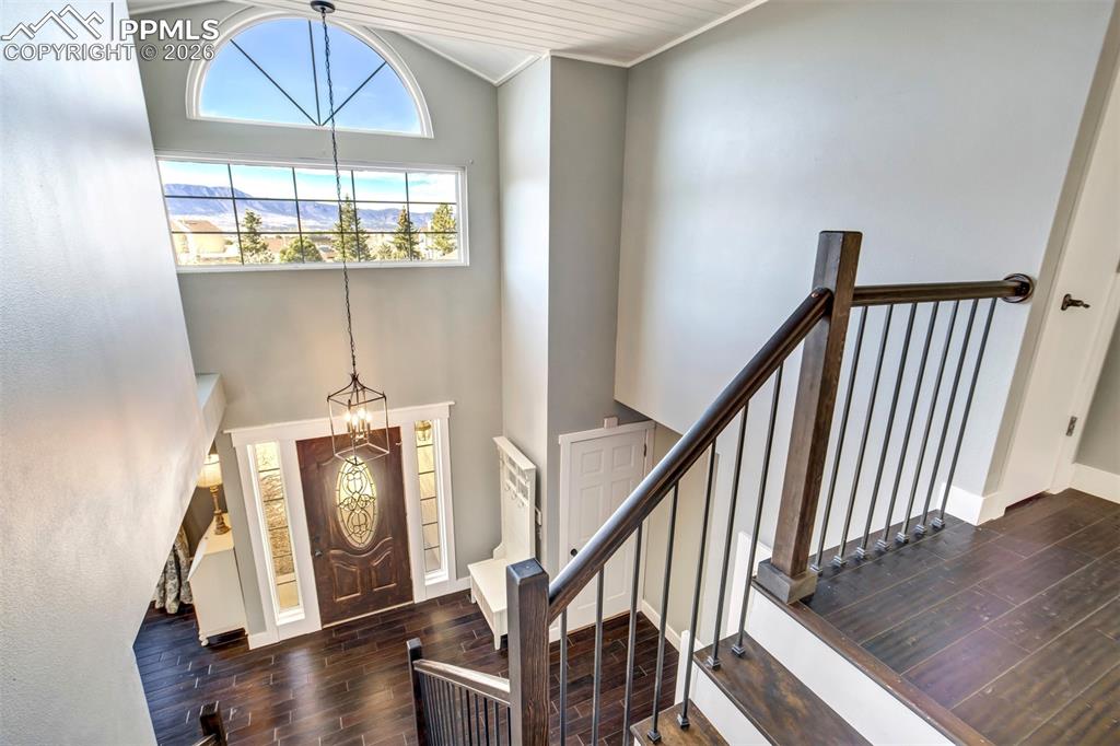 Image 15 of 50: Entry