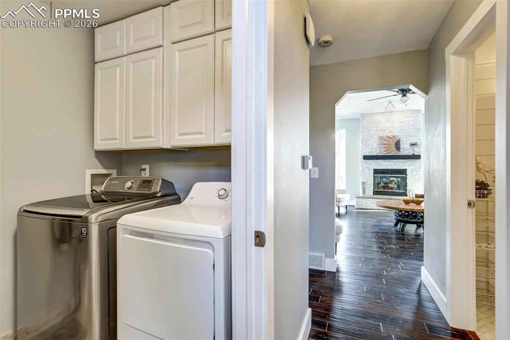 Image 20 of 50: Laundry