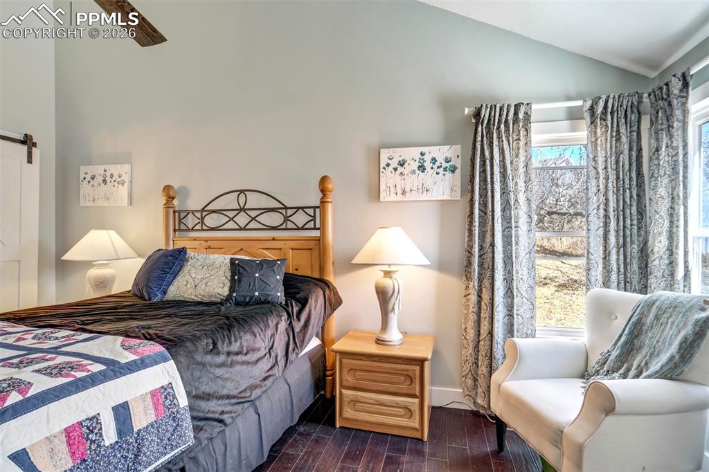 Image 24 of 50: Bedroom