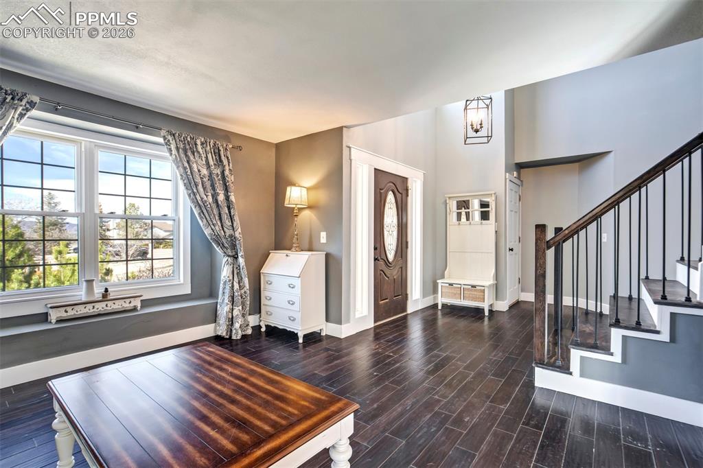 Image 30 of 50: Entry