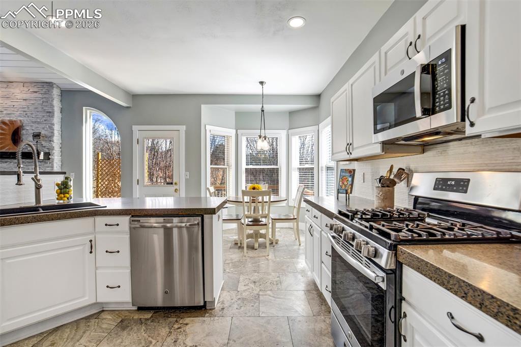 Image 37 of 50: Kitchen