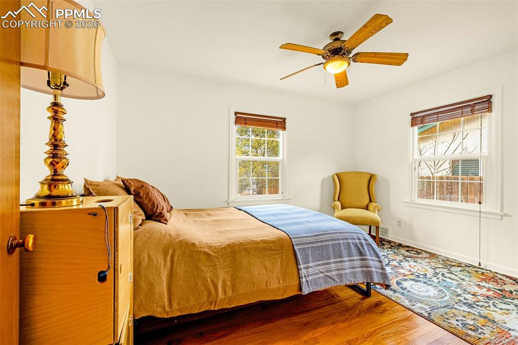 Image 15 of 37: Bedroom