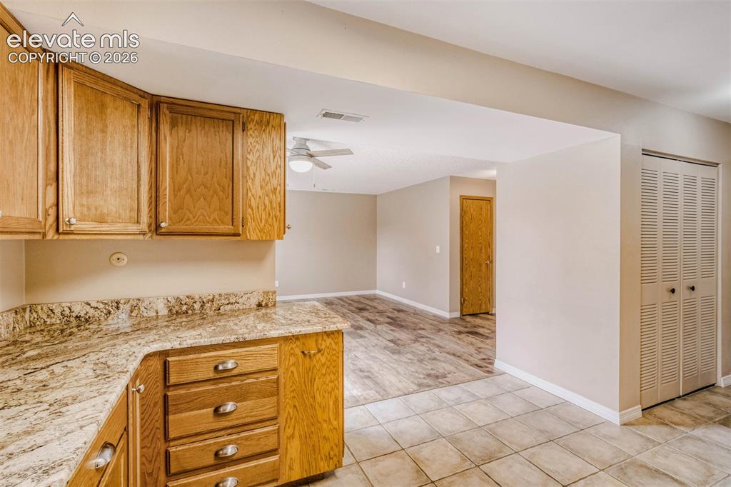 Image 13 of 32: Kitchen