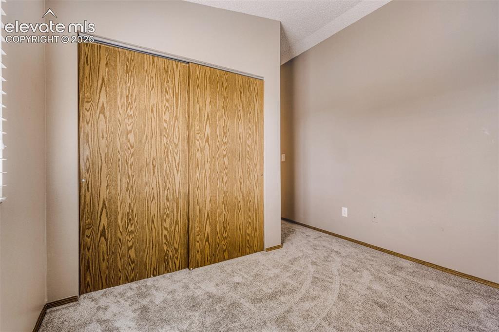 Image 22 of 32: Bedroom