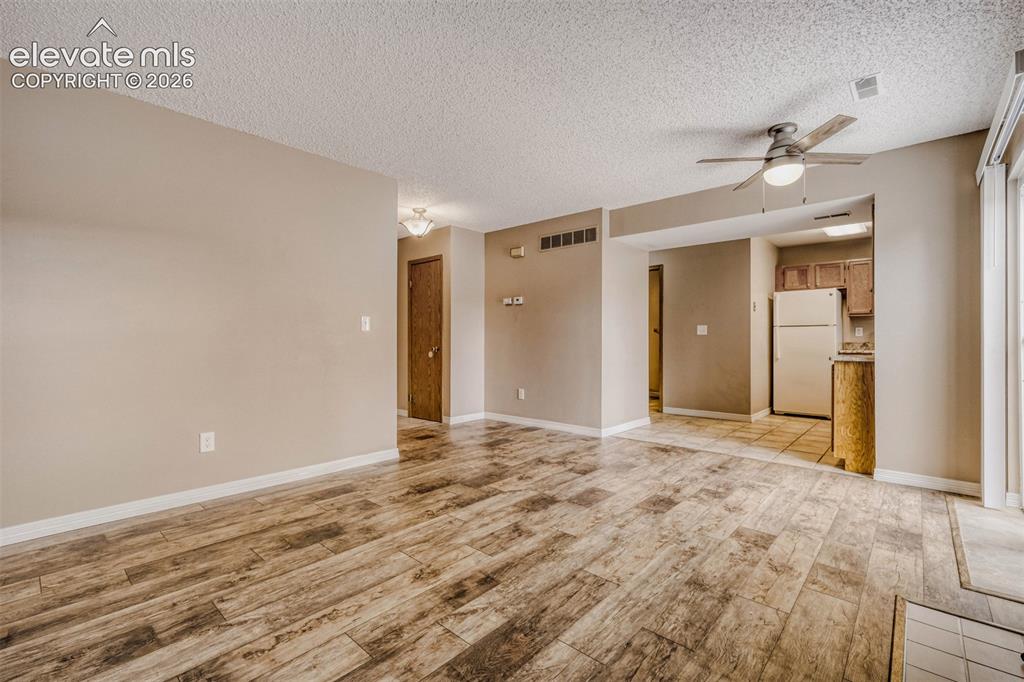Image 8 of 32: Living Room