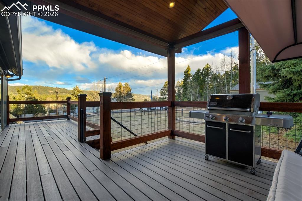 Image 15 of 34: Deck