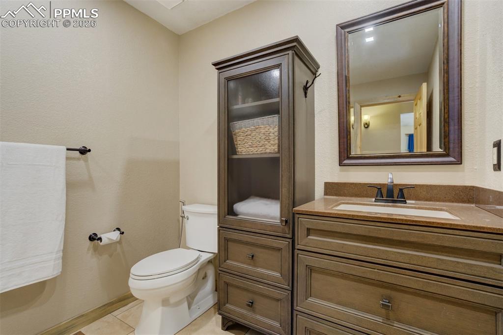 Image 18 of 34: Bathroom