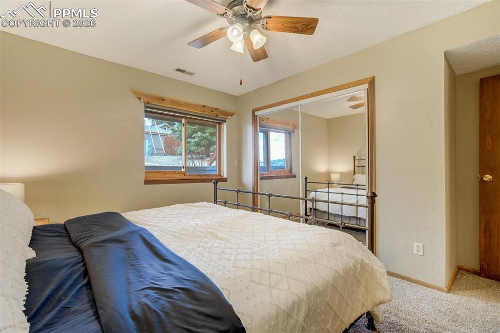 Image 22 of 34: Bedroom