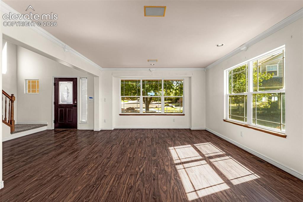 Image 9 of 50: Living Room