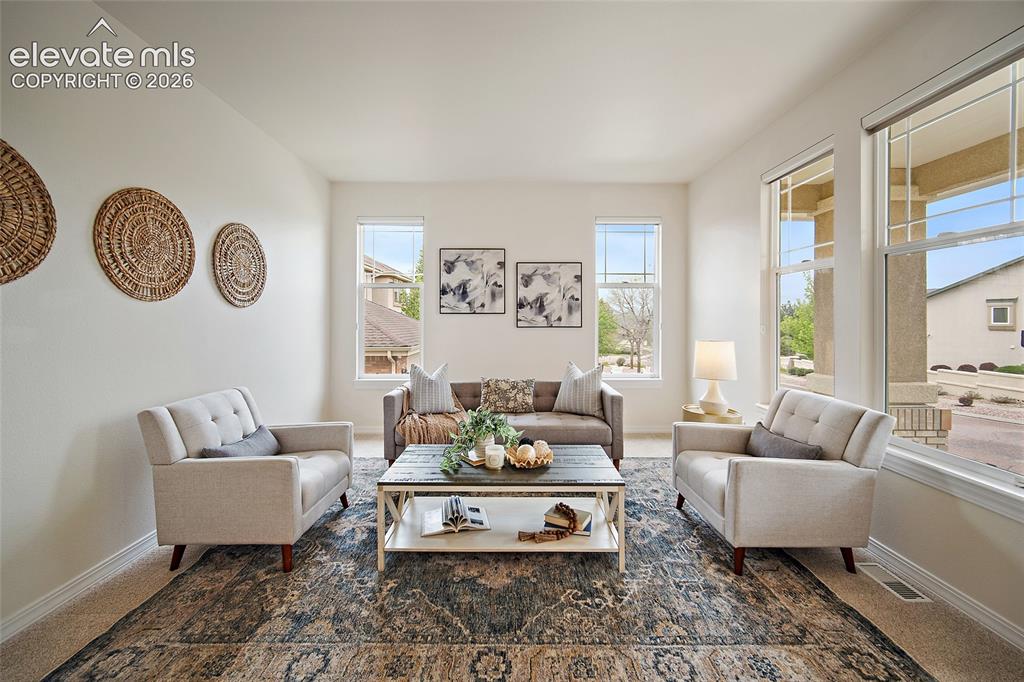 Image 8 of 50: Living Room