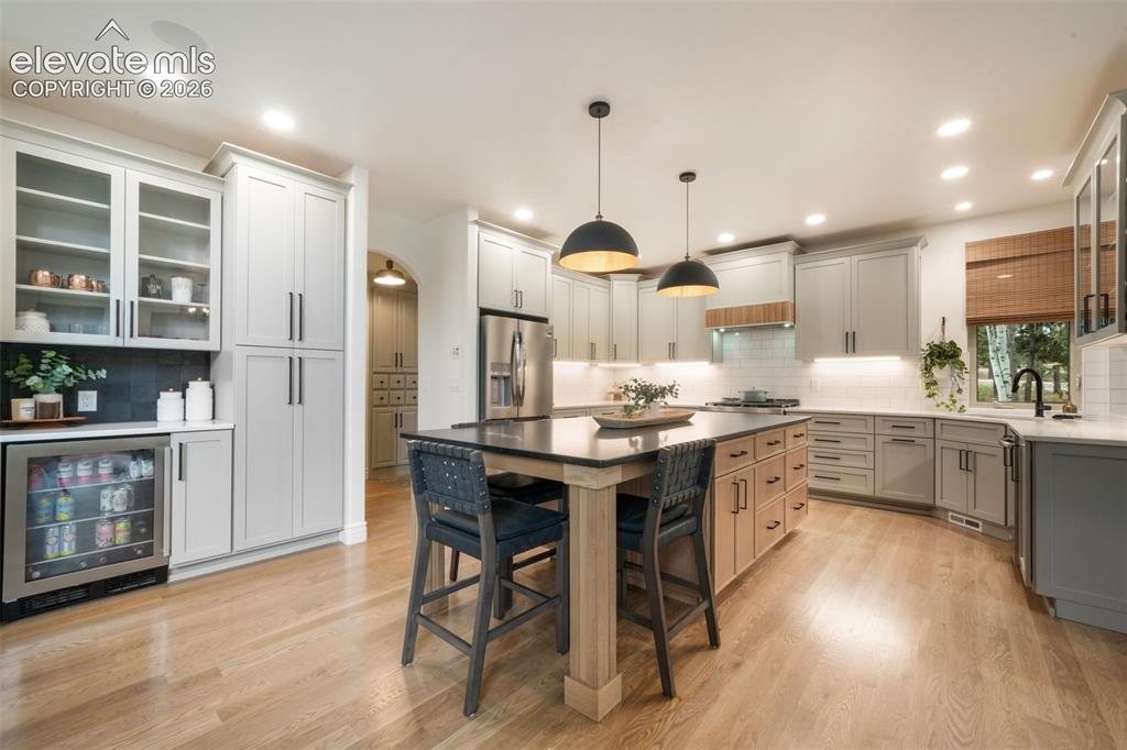 Image 15 of 50: Kitchen