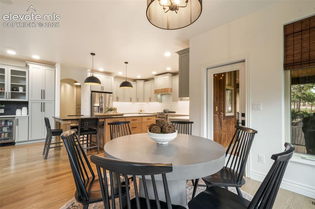Image 16 of 50: Kitchen