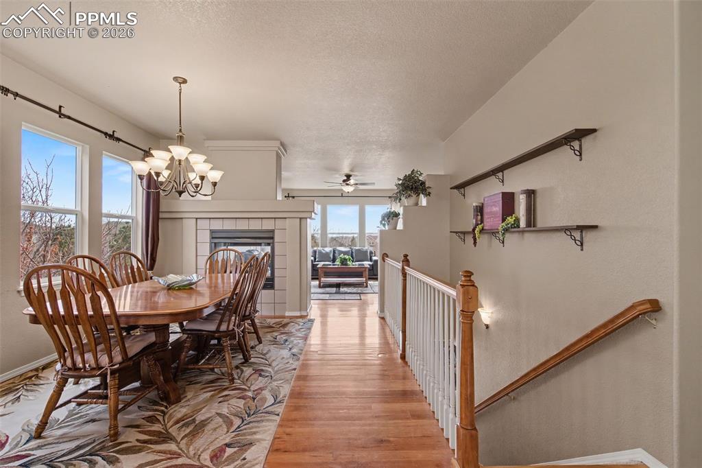 Image 13 of 36: Dining Room