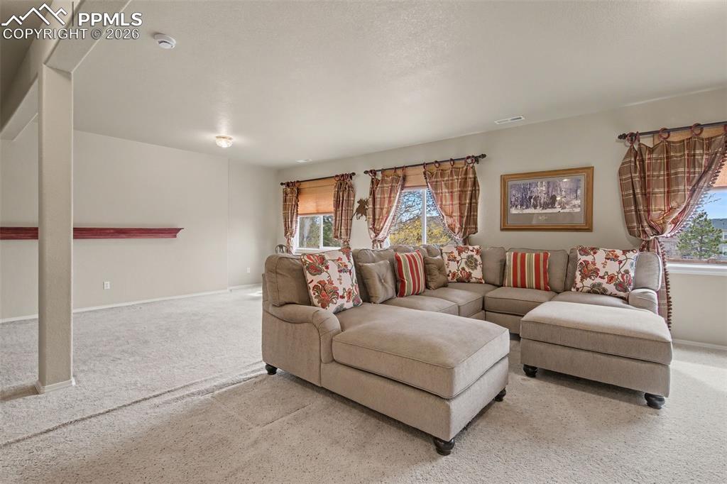 Image 21 of 36: Family Room