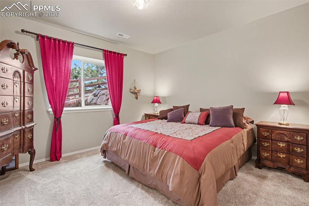 Image 24 of 36: Bedroom