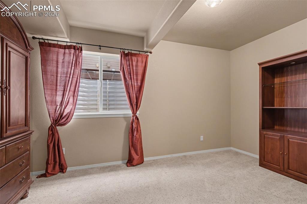 Image 26 of 36: Bedroom