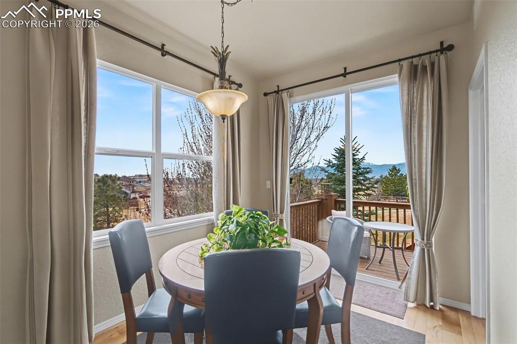 Image 8 of 36: Dining Area