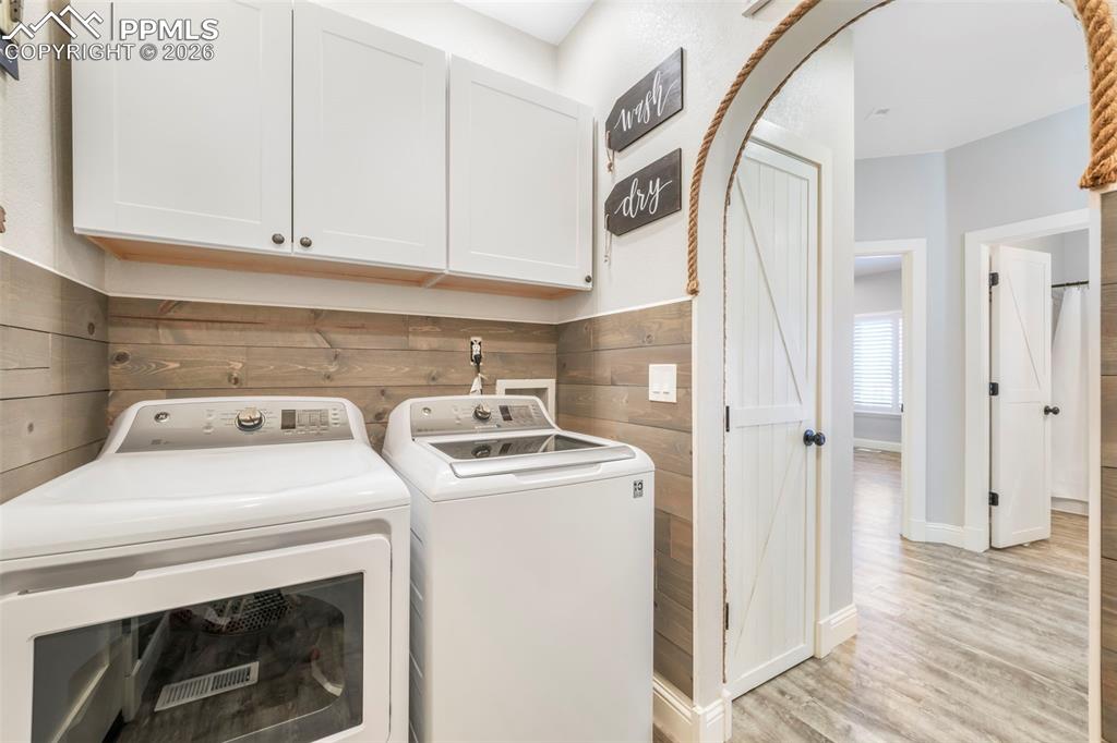 Image 27 of 46: Laundry